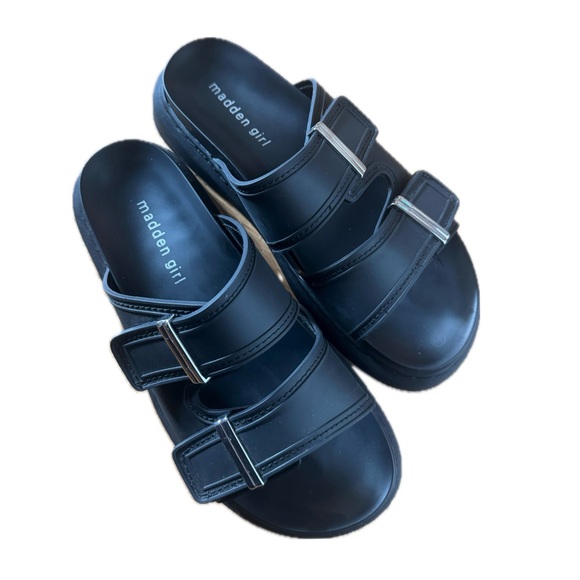 Madden Girl chunky lug sole black slide sandals 90s or Y2K style - Picture 1 of 4